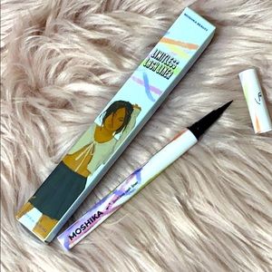 Adhesive Eyeliner (NEW!)